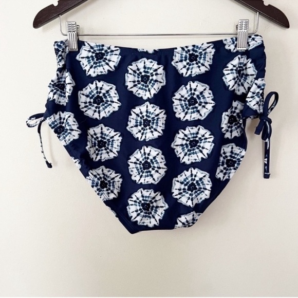 BCBG Paris Blue Tie Dye Floral Adjustable Cinched Side Swim Bottom Sz XXL NEW - Picture 7 of 9